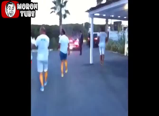 Video :He crashes his &euro;800,000 vehicle while boasting at Saint-Tropez